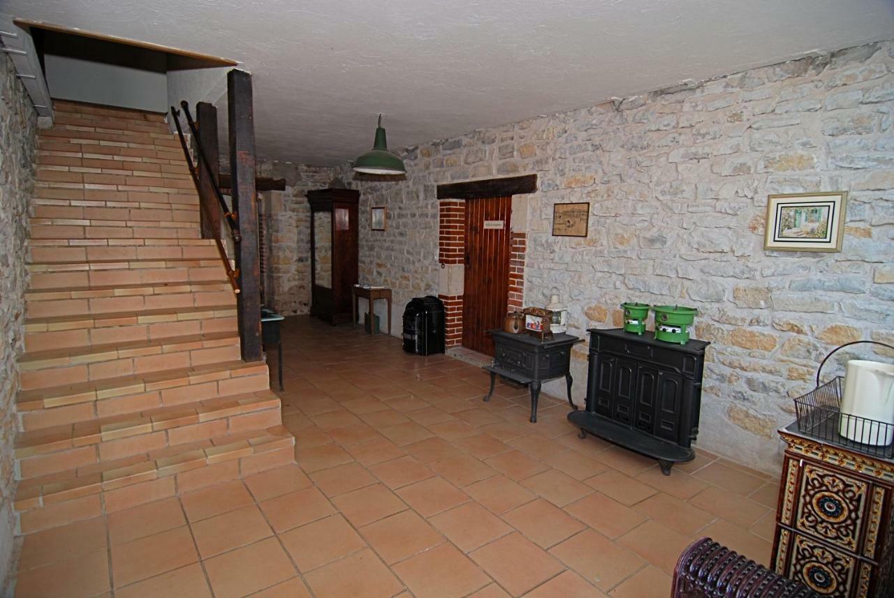 Chambres D'Hotes Domaine Du Bourg Gannay-sur-Loire Exteriör bild